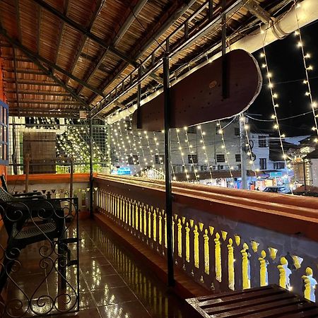 B Hostel Fort Kochi Экстерьер фото